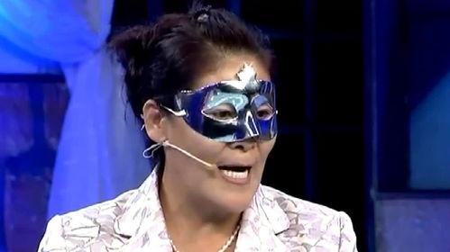 父亲找女儿上台爆料视频,现场观众震惊不已！